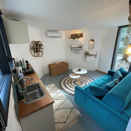 Bulle de détente avec jacuzzi Saint-Martin-de-Londres Exterior foto